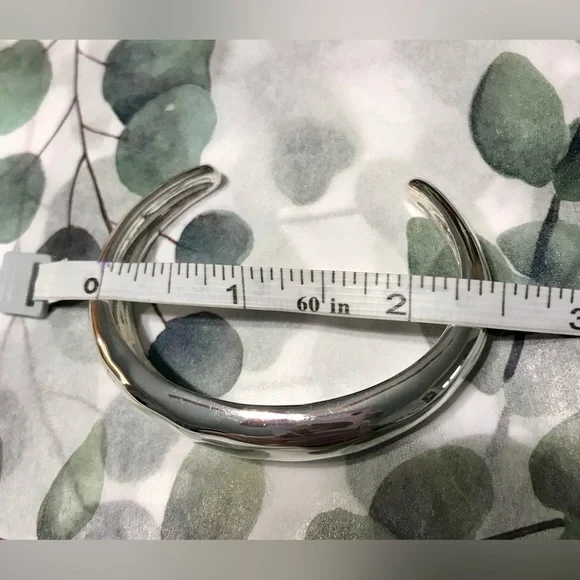 Chloe+Isabel Hammered Silver Cuff Bracelet - Picture 8 of 8